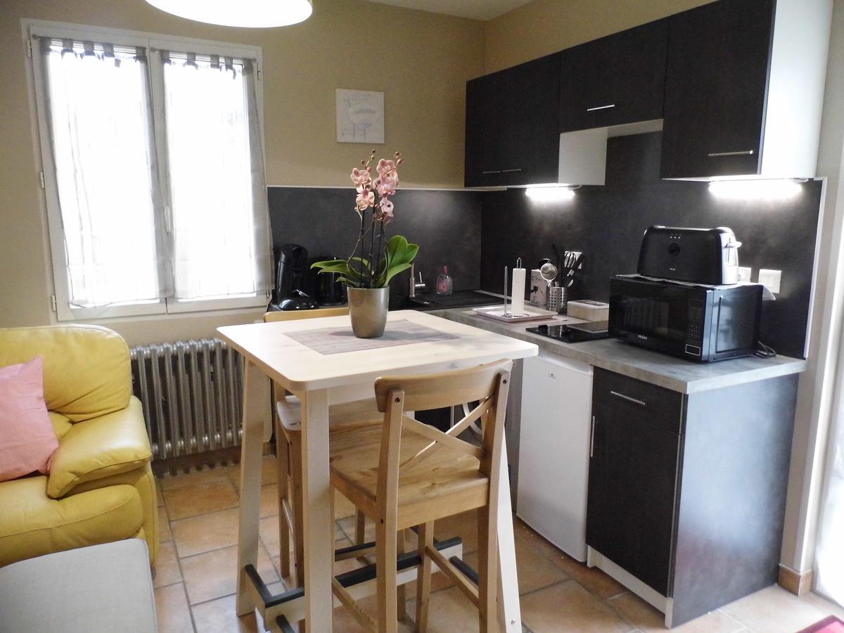 Appartements Dans Villa Privee Avec Piscine, Jardin, Parking Clos, Wifi, Climatisation 메이헤이유 외부 사진