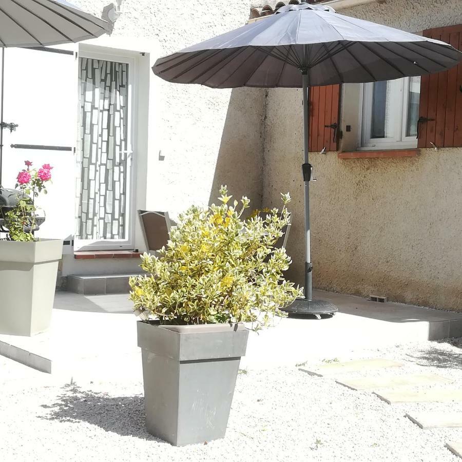 Appartements Dans Villa Privee Avec Piscine, Jardin, Parking Clos, Wifi, Climatisation 메이헤이유 외부 사진